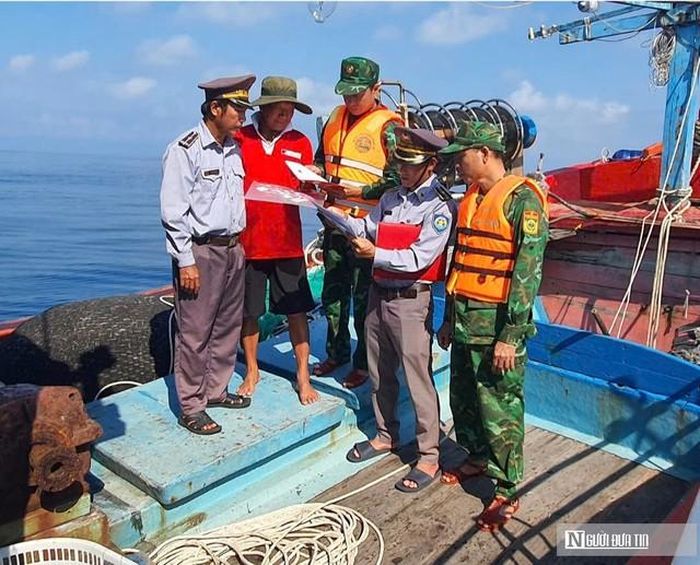 Việc kiểm tra, giám sát tàu cá ra vào cảng được thực hiện đầy đủ, nghiêm túc