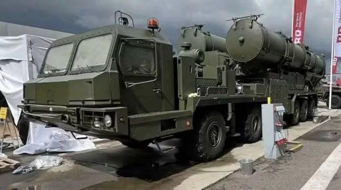 Phương tiện phóng tên lửa đất đối không thuộc hệ thống phòng không S-500. Ảnh: MW.