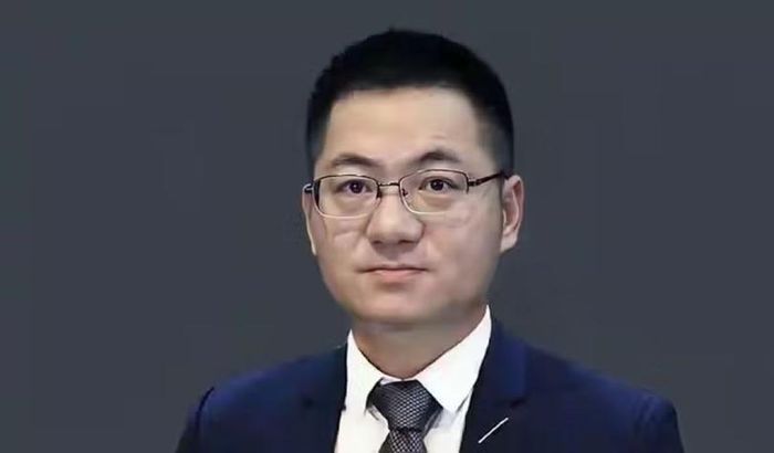 Đặng Phi Binh bị Interpol truy nã Đỏ, hiện đang bỏ trốn. Ảnh: Ifeng.