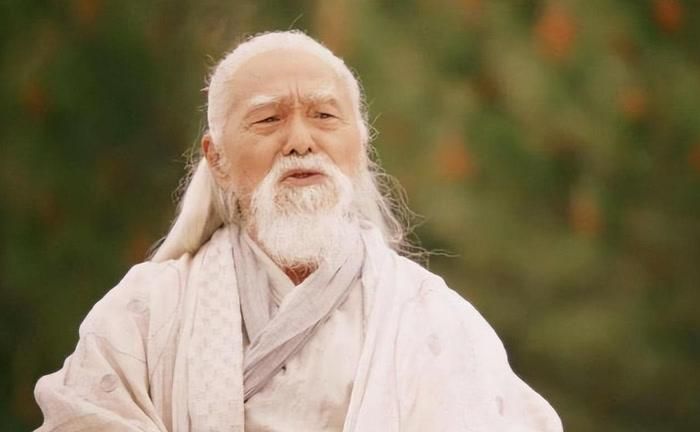 Trương Tam Phong là bậc tông sư sáng lập Võ Đang phái, nổi tiếng với Thái Cực Quyền và Thái Cực Kiếm.