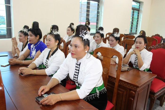 Gần 100 cán bộ, hội viên phụ nữ và nhân dân xã Pu Nhi dự chương trình.