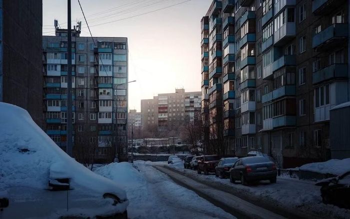 Những tòa nhà chung cư mang kiến trúc đặc trưng tại khu vực trung tâm thành phố Murmansk, Nga