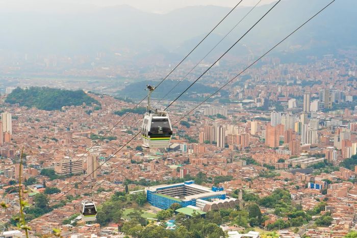 Cáp treo. Ảnh: Alexander Canas Arango / Shutterstock