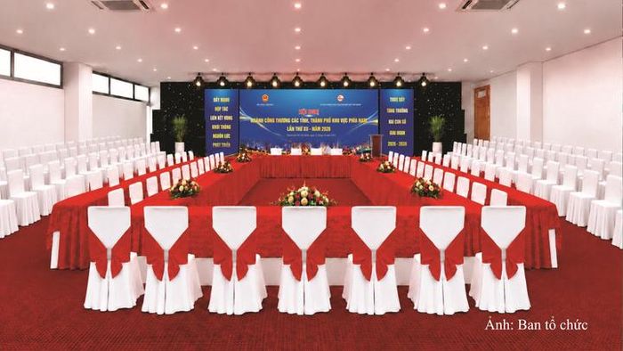 Hội nghị ngành Công Thương các tỉnh, thành phố khu vực phía Nam lần thứ XII - năm 2026 mang chủ đề “Đẩy mạnh hợp tác liên kết vùng nhằm khơi thông nguồn lực góp phần thúc đẩy tăng trưởng kinh tế ‘hai con số’ giai đoạn 2026–2030” sẽ diễn ra vào sáng 22/10