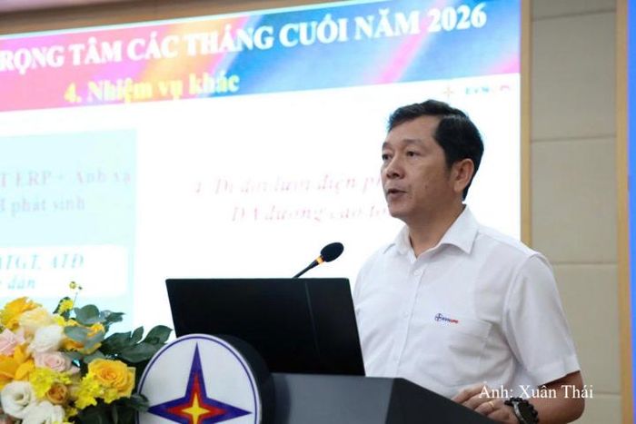Ông Hồ Khắc Hữu Phước - Phó Trưởng Ban Kế hoạch báo cáo tình hình sản xuất kinh doanh 9 tháng năm 2026