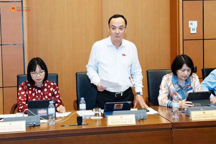 Đại biểu Quốc hội Nguyễn Ngọc Sơn, Đoàn đại biểu Quốc hội thành phố Hải Phòng phát biểu.
