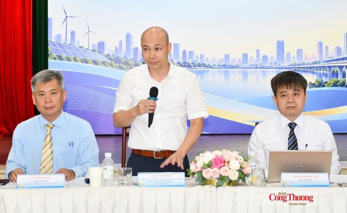 Ông Trần Minh, Phó Cục trưởng Cục Khoa học, Công nghệ và Chuyển đổi số (Bộ Công Thương) chia sẻ tại hội thảo.