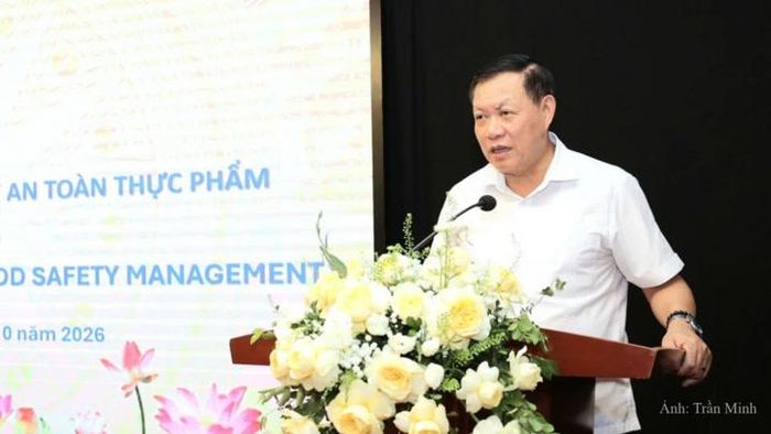 Thứ trưởng Bộ Y tế Đỗ Xuân Tuyên phát biểu tại hội thảo.