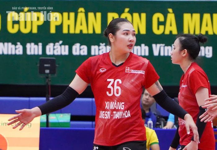 Sasispaporn (số 36) là vận động viên xuất sắc nhất trận đấu.