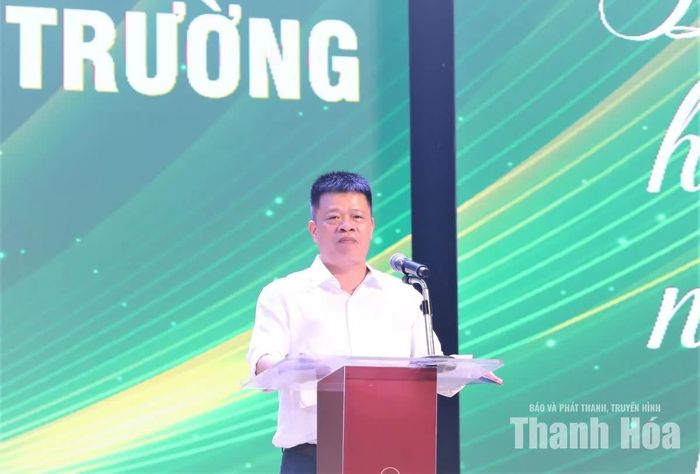 Chủ tịch HĐQT Công ty CP Môi trường và Công trình đô thị Thanh Hóa Nguyễn Minh Tuấn phát biểu khai mạc chương trình.