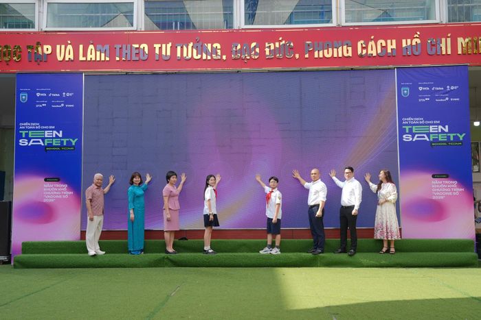 Lễ khởi động Chương trình “Teen Safety School Tour 2026 – An toàn số cho em” chính thức diễn ra. Ảnh: BTC