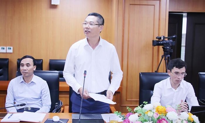 Thành viên Ban Kinh tế - Ngân sách, HĐND thành phố nêu ý kiến.