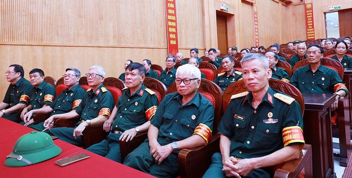  Hội viên Hội Cựu chiến binh phường Từ Sơn tham gia hội nghị. 
