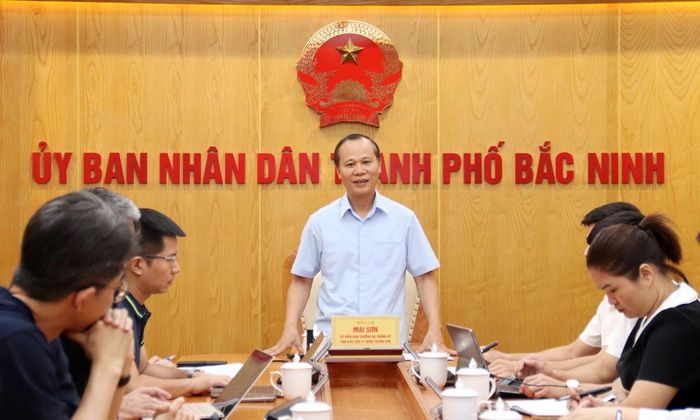 Đồng chí Mai Sơn nhất trí đề xuất tổ chức giải đấu thể thao điện tử tại thành phố Bắc Ninh.  