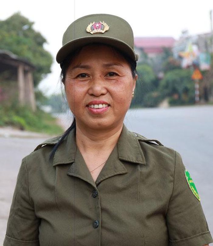 Đồng chí Hoàng Thị Thu Hà, Tổ phó Tổ An ninh, trật tự thôn Đồng Lạc, xã Yên Thế.