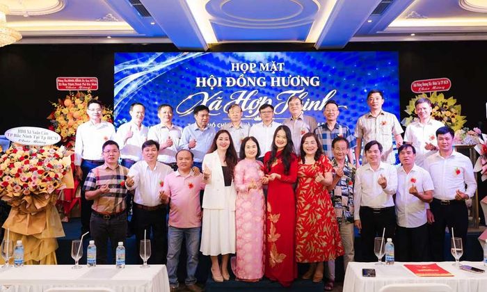 Các đại biểu dự gặp mặt Hội đồng hương xã Hợp Thịnh tại Thành phố Hồ Chí Minh.