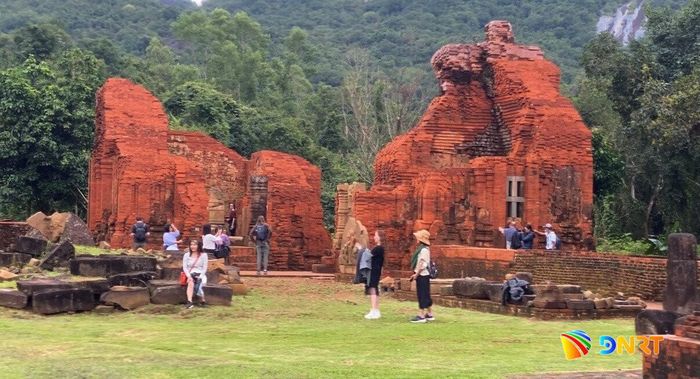 Nhóm tháp A Mỹ Sơn được trùng tu từ nguồn kinh phí hỗ trợ của Chính phủ Ấn Độ. Ảnh: VĨNH LỘC