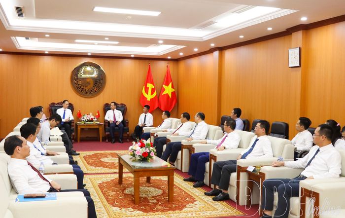 Toàn cảnh buổi tiếp xã giao.