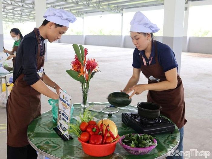 Công nhân tham gia Hội thi Nấu ăn “Vua đầu bếp Bodynits” năm 2026 tại Công ty TNHH Bodynits Tiền Giang.