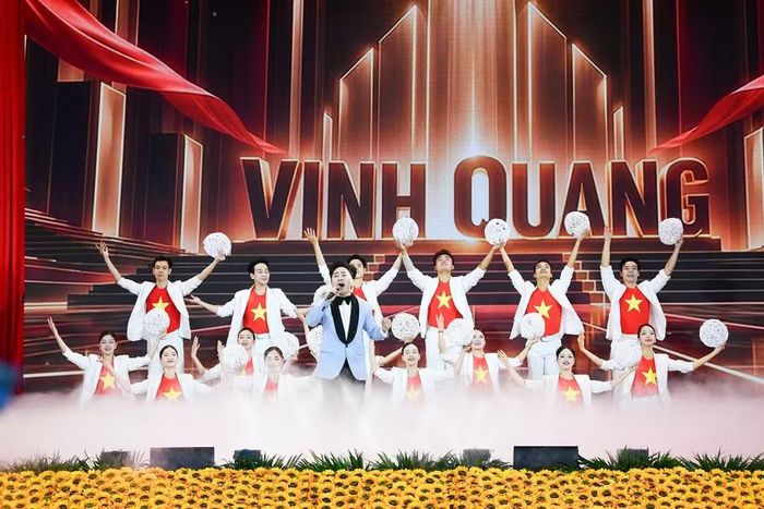  Chương trình nghệ thuật tại lễ trao giải. Ảnh: Hồng Phúc 