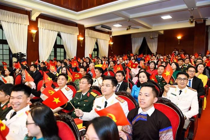  Các tác giả, nhóm tác giả tham dự lễ trao giải. Ảnh: Hồng Phúc 