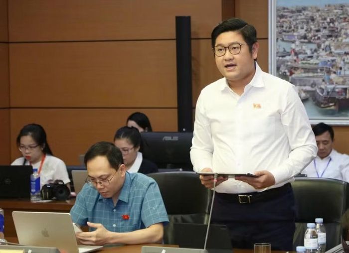  ĐB Vũ Hồng Quân đề nghị hoàn thiện cơ chế nhận diện và xử lý hành vi thao túng, trục lợi trong đấu giá. Ảnh: Đoàn ĐBQH tỉnh Gia Lai 