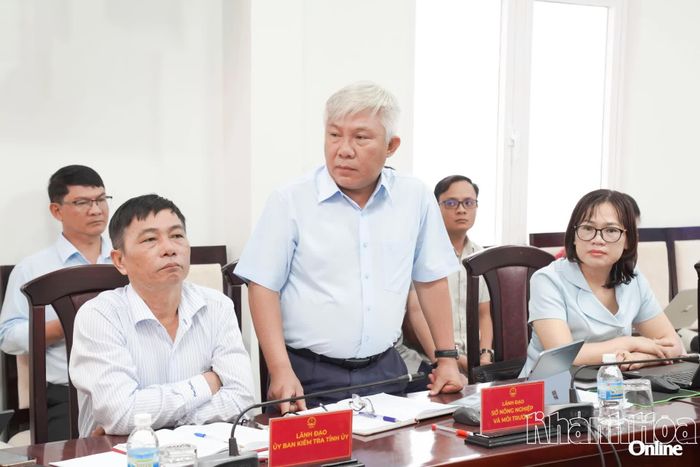 Lãnh đạo Sở Nông nghiệp và Môi trường phát biểu tại buổi tiếp công dân.