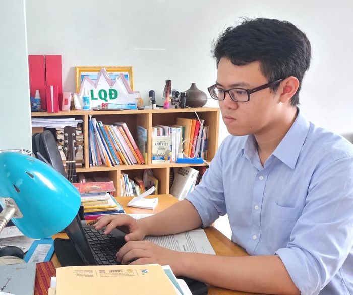 Sau giờ tự học, Gia Bảo dành thời gian tham gia các trận đấu giao hữu, đấu tập cùng những người chơi Olympia.