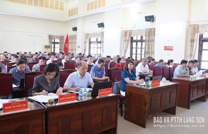 Các đại biểu dự hội nghị