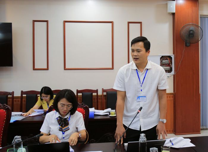 Lãnh đạo Trung tâm Phục vụ hành chính công tỉnh, thành viên đoàn phát biểu tại buổi kiểm tra