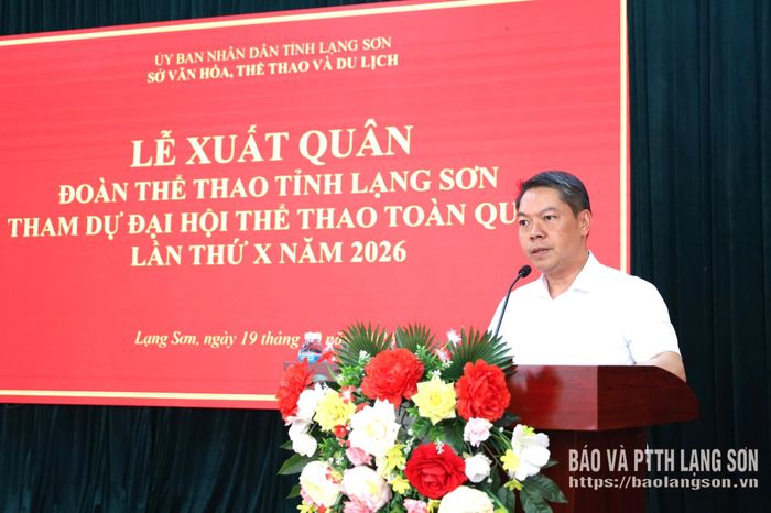 Đồng chí Đoàn Thanh Sơn, Phó Chủ tịch UBND tỉnh phát biểu tại buổi lễ