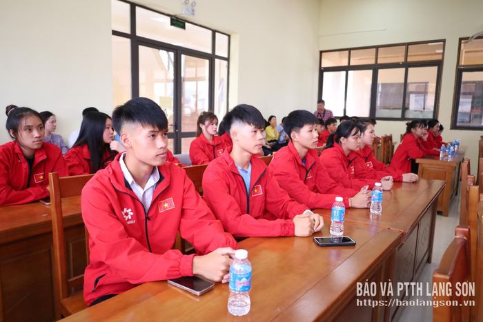 Các vận động viên dự buổi lễ