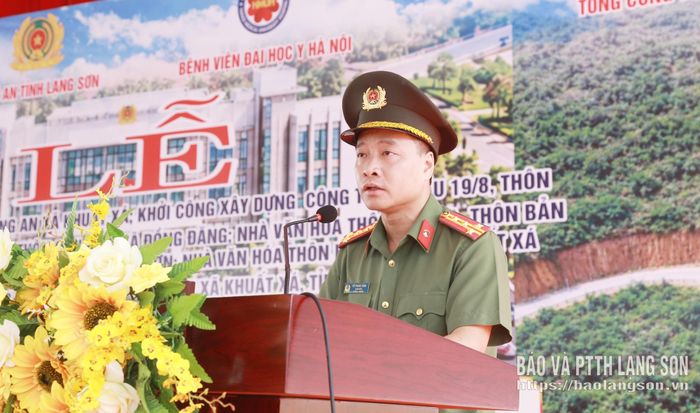 Đại tá Vũ Thanh Tùng, Ủy viên Ban Thường vụ Tỉnh ủy, Giám đốc Công an tỉnh phát biểu tại buổi lễ