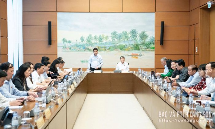 Toàn cảnh phiên thảo luận tại tổ 3 sáng 19/10