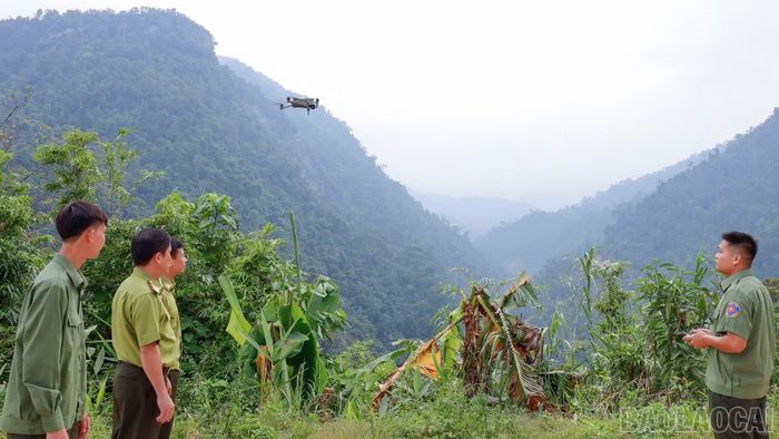 Ứng dụng thiết bị bay không người lái (flycam) hỗ trợ quan sát, kiểm tra những khu vực khó tiếp cận.