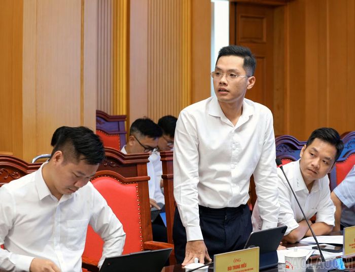 Đại diện các nhà đầu tư nêu tiến độ triển khai khu công nghiệp.