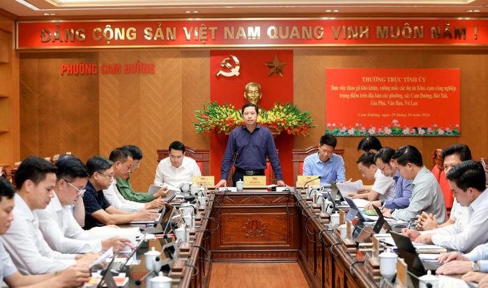 Bí thư Tỉnh ủy Dương Quốc Huy yêu cầu các địa phương chuẩn bị đồng bộ hạ tầng tái định cư, bảo đảm nơi ở mới của người dân phải bằng hoặc tốt hơn nơi ở cũ.