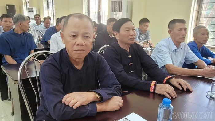 Người uy tín, điển hình tiên tiến tham dự hội nghị.