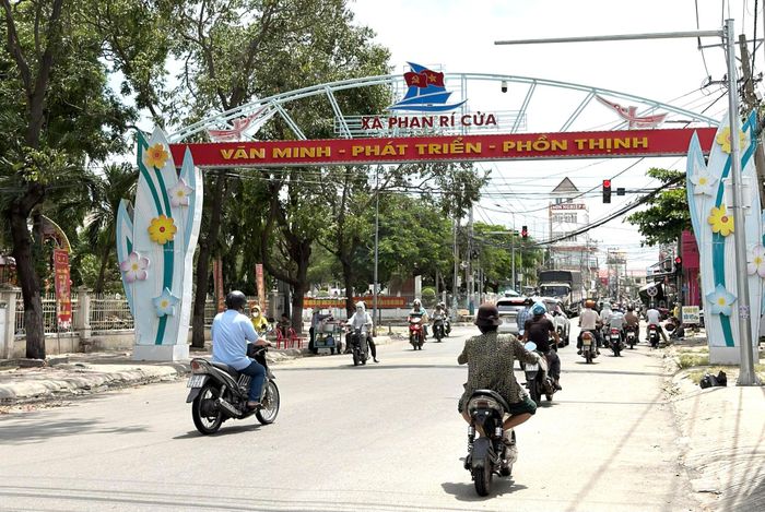 Phan Rí Cửa là 1 trong 2 địa phương có dân số đông nhất tỉnh