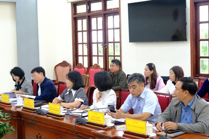 Đại diện lãnh đạo các sở, ngành đơn vị tham dự buổi làm việc