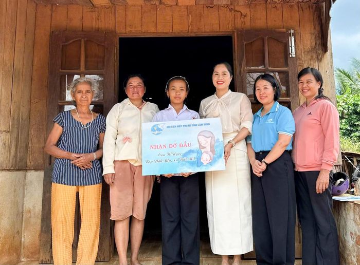 Hội LHPN tỉnh nhận đỡ đầu học sinh khó khăn, hoạt động ý nghĩa hướng đến ngày 20/10
