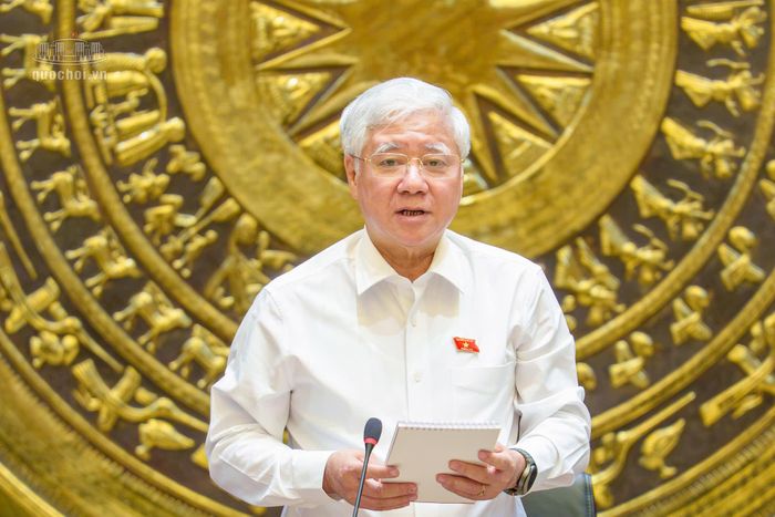 Phó Chủ tịch Thường trực Quốc hội Đỗ Văn Chiến phát biểu tại phiên thảo luận tổ