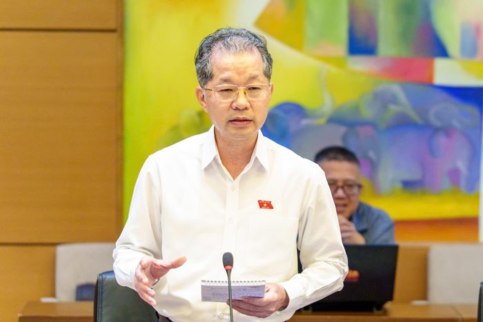 Bí thư Trung ương Đảng, Chánh án Tòa án nhân dân tối cao, Đoàn ĐBQH tỉnh Lâm Đồng Nguyễn Văn Quảng phát biểu tại phiên thảo luận tổ