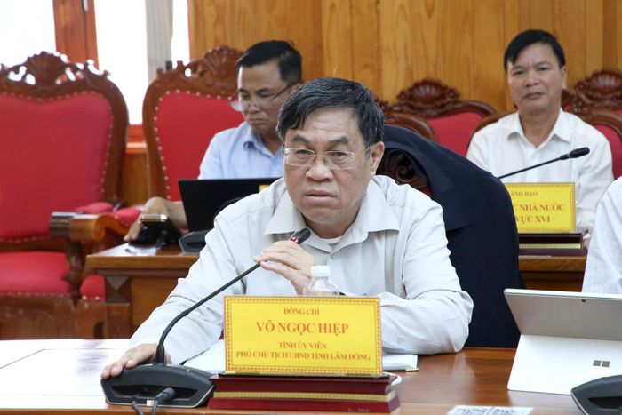 Tỉnh ủy viên, Phó Chủ tịch UBND tỉnh Võ Ngọc Hiệp đề nghị các sở, ngành, địa phương tăng cường công tác thu ngân sách từ sử dụng đất
