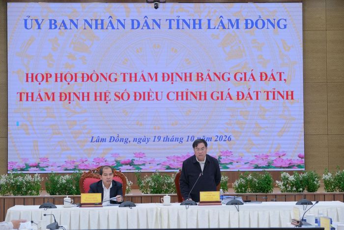 Tỉnh ủy viên, Phó Chủ tịch UBND tỉnh Võ Ngọc Hiệp chủ trì cuộc họp