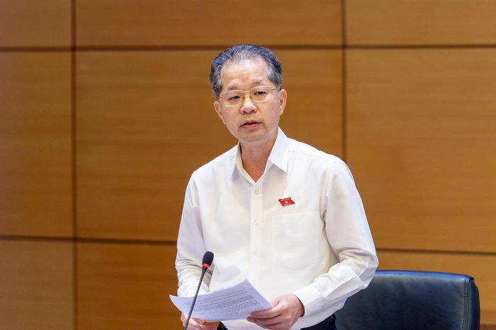 Đồng chí Nguyễn Văn Quảng, Bí thư Trung ương Đảng, Chánh án Tòa án nhân dân tối cao, ĐBQH tỉnh Lâm Đồng phát biểu