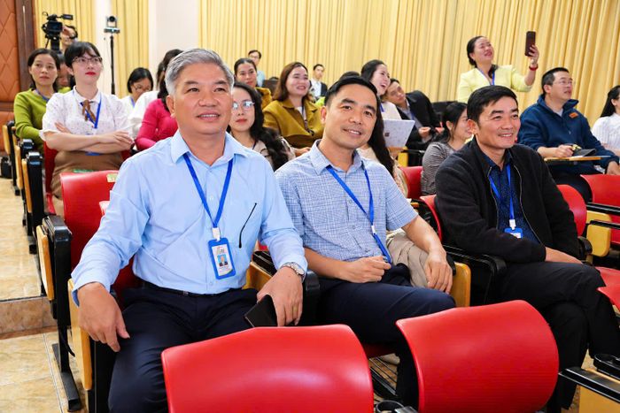 Đông đảo đoàn viên, người lao động Báo và PTTH Lâm Đồng tham gia cổ vũ tại điểm cầu trung tâm Lâm Đồng