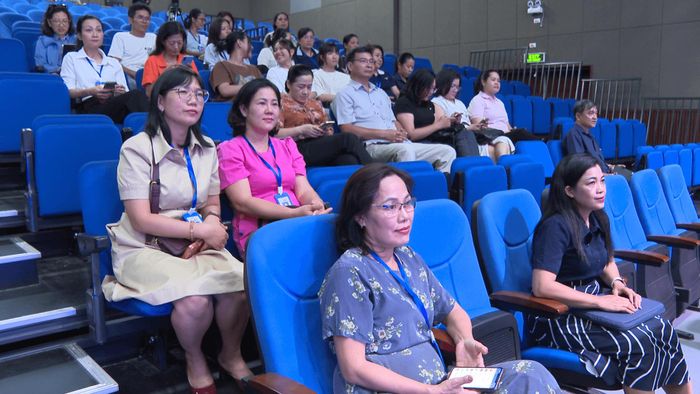 Các đại biểu tham dự tại điểm cầu cơ sở Phan Thiết. (Ảnh: Quý Tiến)