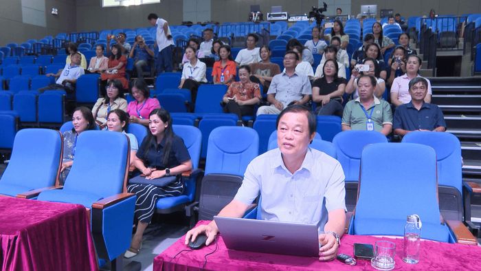 Phó Giám đốc Báo và PTTH Lâm Đồng Trương Quốc Thế Minh và các đại biểu tham dự tại điểm cầu cơ sở Bình Thuận. (Ảnh: Quý Tiến)