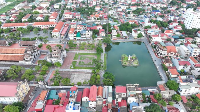 Toàn cảnh xã Phát Diệm.
